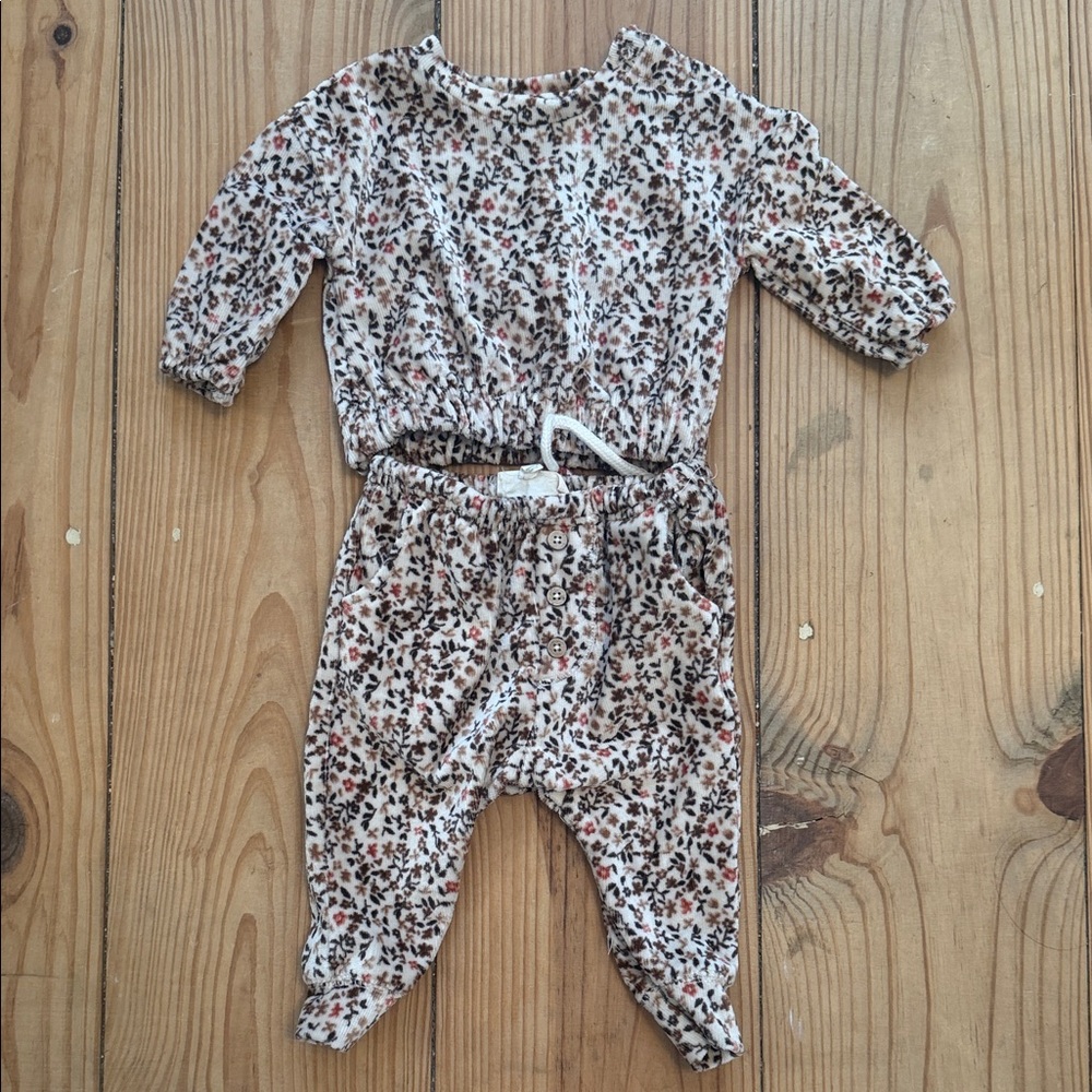 Coziest fleece outfit for baby